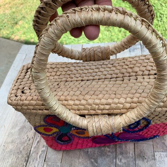 Woven Floral embroidered bag - Picture 10 of 10